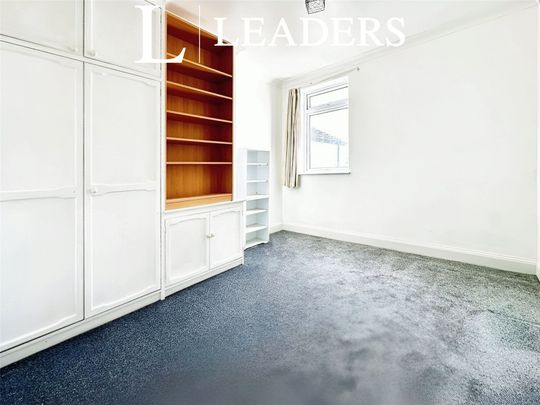 4 bedroom house to rent Bournemouth Park Road, Southend-on-Sea, Essex, SS2 - Photo 1