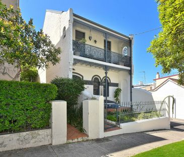 Split-Level Urban Retreat Moments from King Street - Photo 2