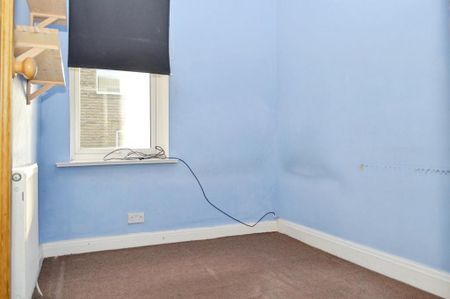 4 bedroom end of terrace house to rent - Photo 4