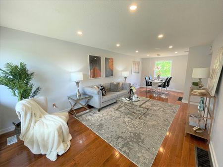 For Lease - 42 Walgate Avenue, Cityview - Parkwoods Hills - Rideau Shore, Ontario - Photo 2