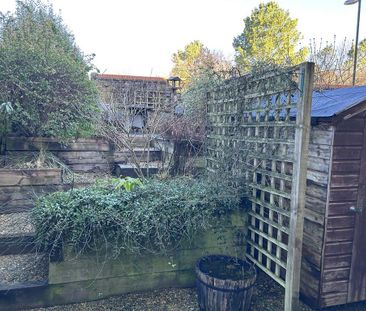 2 bedroom terraced house to rent - Photo 4