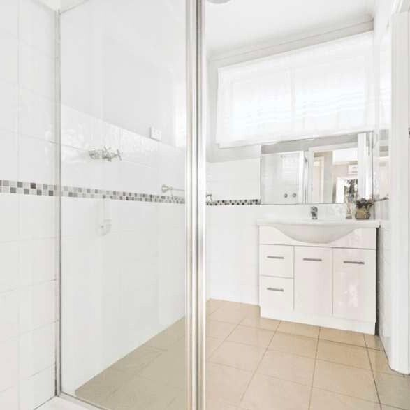 Noble Park - Photo 1