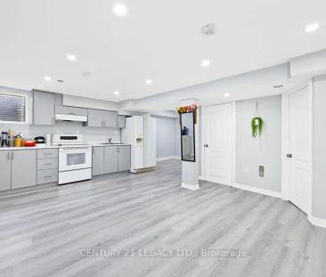 21 Mara Crescent #Basement - Photo 3