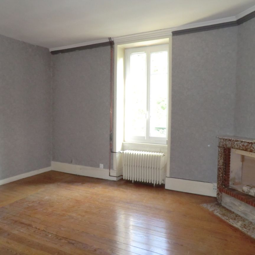 Location Appartement 4 pièces 88m² CHALON SUR SAONE 71100 - Photo 1