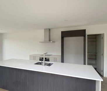 Modern Living in Strowan Fields - Photo 4