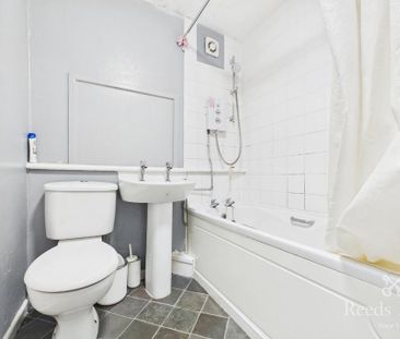 3 bedroom apartment to rent - Photo 3