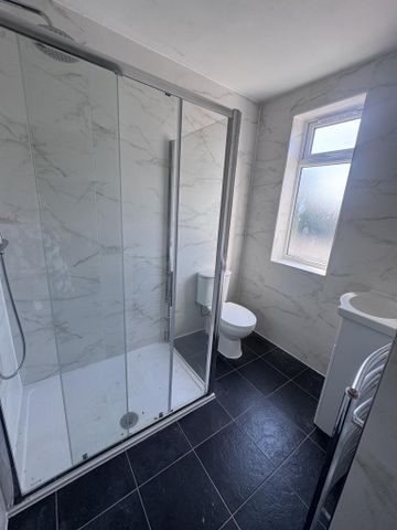 5 bedroom semi-detached house to rent - Photo 4