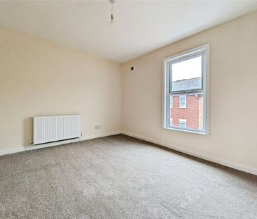 3 bedroom terraced house to rent - Photo 6