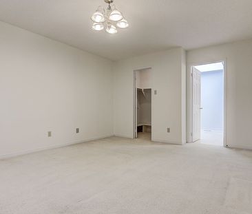 For Lease - 3586 Italia Crescent, Mississauga, Ontario - Photo 3