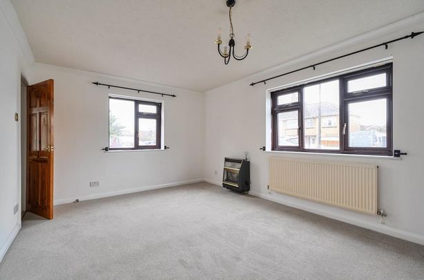 3 bedroom semi-detached house to rent - Photo 1