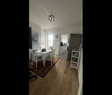 1 Bed Terraced House, Norton Road, RG1 - Photo 2
