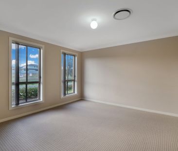 Spacious Family Home - Photo 3