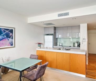 Fully furnished apartment with extra space for working from home, i... - Photo 2