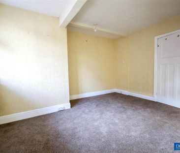 2 bedroom semi-detached house to rent - Photo 3