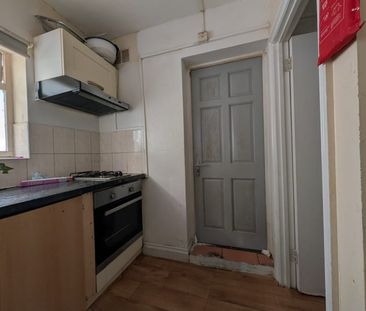Studio Flat, Lea Bridge Road, E10 - Photo 3