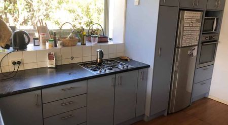 Large, warm 3 bedroom home, Hoon Hay - Photo 3