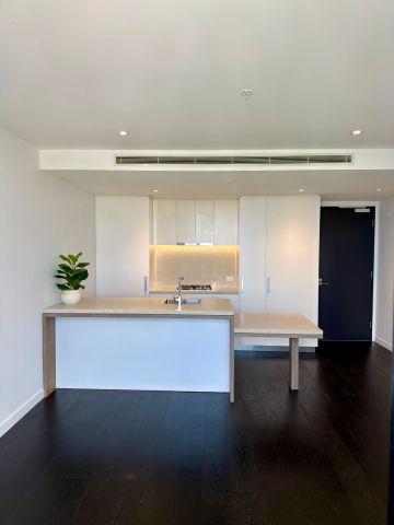 Modern 1-Bedroom Apartment with Appliances & Secure Parking - Photo 3