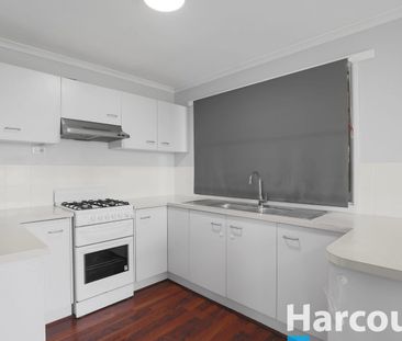 17 Randall Crescent, Moe, Vic 3825 - Photo 5