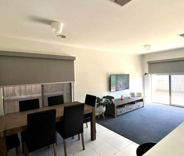 3-bedroom shared house, Jobbins Street - Photo 3