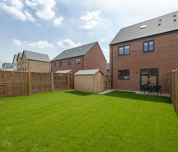 4 bedroom semi-detached house to rent - Photo 2