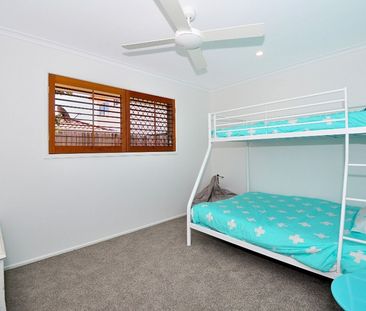 Renovated 4 bedroom house less than 200 m to the beach - Photo 3