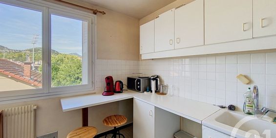 Location Appartement 2 pièces 42m² CLERMONT FERRAND 63000 - Photo 3