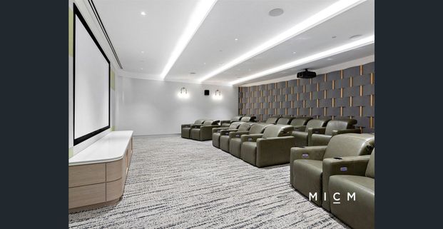 UNFURNISHED SPACIOUS TWO BEDROOM ONE CARPARK APARTMENT LOCATED IN MELBOURNE ONE - MELBOURNE CBD !!! - Photo 1