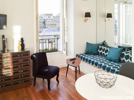 Logement à Paris, Location meublée - Photo 2