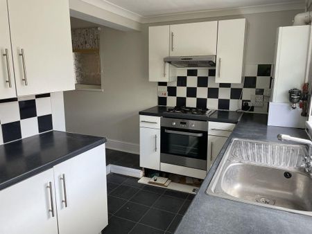 3 bedroom terraced house to rent - Photo 4