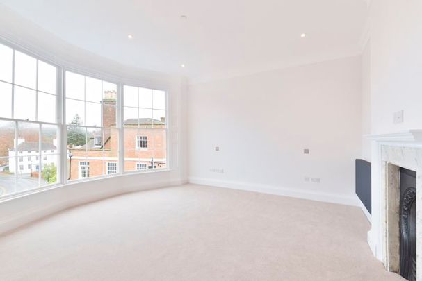 High Street, Godalming - 2 bedrooms Property for lettings - Seymours - Photo 1