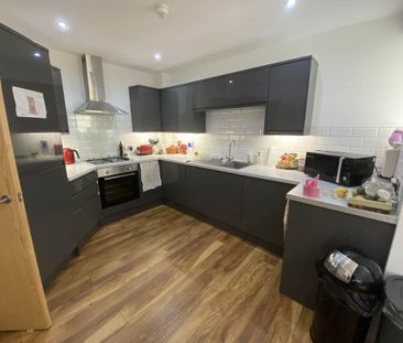 2 bedroom flat to rent - Photo 4