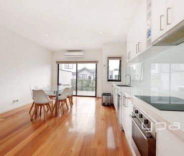 Relaxed Living, Premium Location - Photo 6
