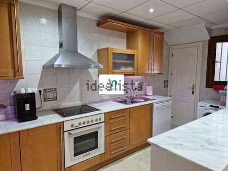 Alquiler de chalet adosado en Villamartín - Photo 2