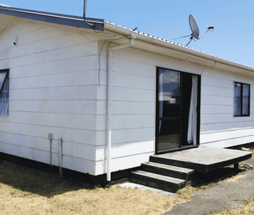 3 Bedroom Family Home in Clendon Park For Rent - Photo 4