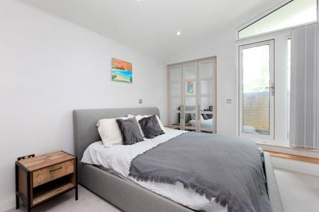 4 bedroom terraced house to rent - Photo 4