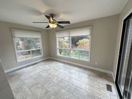 For Lease - 102 Hazelwood Drive, Newmarket, Ontario - Photo 5