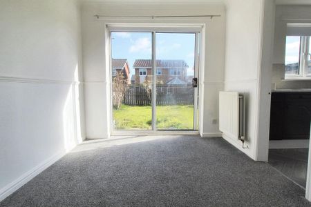 3 bedroom detached house to rent - Photo 2