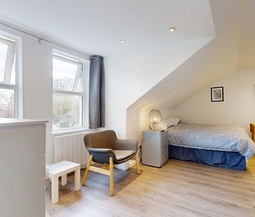 Studio Flat, Chichele Road, NW2 - Photo 1