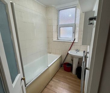 1 Bed Flat, Green Lanes, N13 - Photo 6