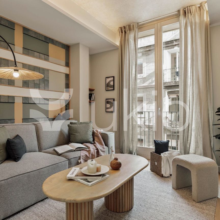 Apartamento de alquiler en Carrer del Portal Nou, Sant Pere, Sta. Caterina i la Ribera - Photo 1