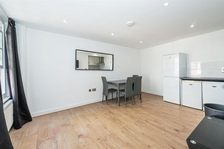 EDGWARE ROAD, W2, London - Photo 3