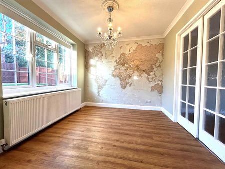 3 bedroom end of terrace house to rent - Photo 2