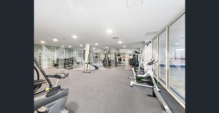 Modern 2-Bedroom Apartment in Prime Location ! - Photo 3