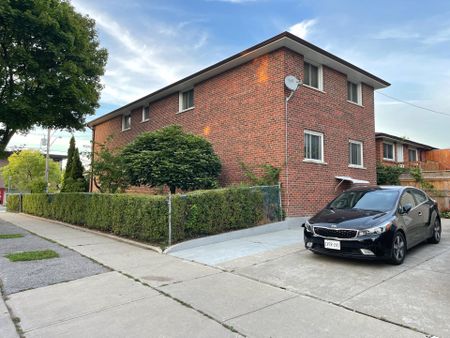 For Lease - 43 Chapman Avenue Unit# Main, Toronto, Ontario - Photo 2