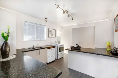 Unit 1, 81 Litten Road, Cockle Bay, Auckland - Photo 5