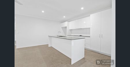Brand New 3 Bedroom Home - Modern & Low Maintenance Living - Photo 3