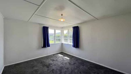 Family-Friendly 3-Bedroom Home Close to Schools - Photo 2