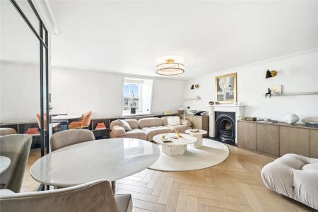 2 bedroom flat in South Kensington - Photo 4