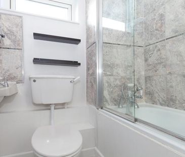 2 bedroom semi-detached house to rent - Photo 6