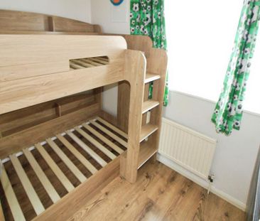 3 bedroom end of terrace house to rent - Photo 1
